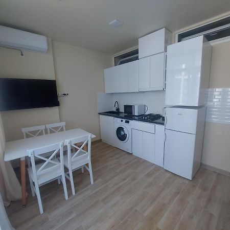 Andrew'S 2 Rooms Apartment In Batumi Ანდრიას 2 Ოთახიანი Აპარტამენტი Ბათუმში Екстериор снимка