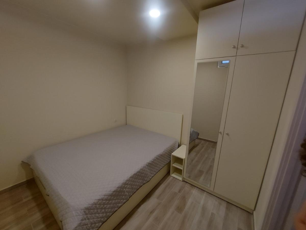 Andrew'S 2 Rooms Apartment In Batumi Ანდრიას 2 Ოთახიანი Აპარტამენტი Ბათუმში Екстериор снимка