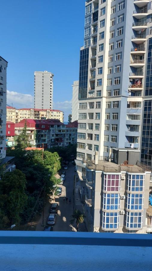 Andrew'S 2 Rooms Apartment In Batumi Ანდრიას 2 Ოთახიანი Აპარტამენტი Ბათუმში Екстериор снимка